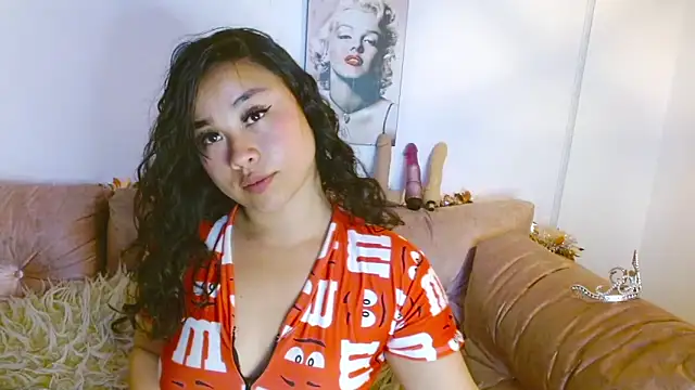 hinataleecs online show from 12/27/24, 11:42