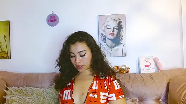 hinataleecs online show from 01/05/25, 10:32