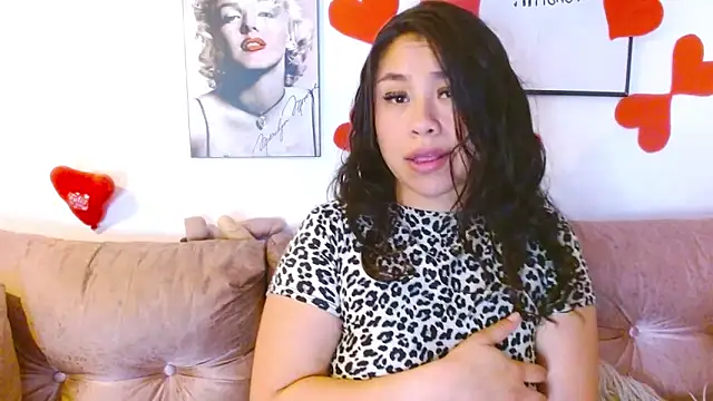 hinataleecs online show from 02/28/25, 11:36