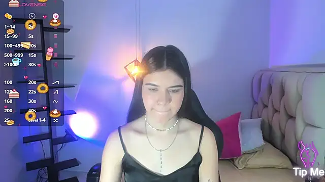 cassiehoward14 online show from 09/17/25, 06:53