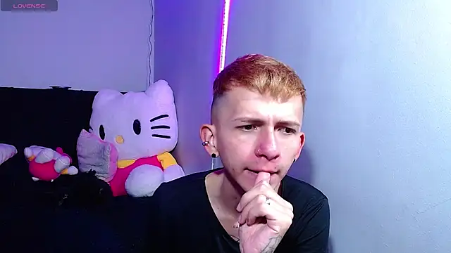 smallgiant27 online show from 12/19/25, 07:21