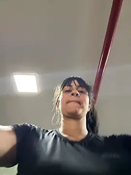 Snapshot of Blue_butterfly chatting on 09/17/25, 12:40 Blue butterfly online show from 09/17/25, 12:40