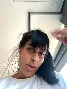 Snapshot of Blue_butterfly chatting on 09/18/25, 02:41 Blue butterfly online show from 09/18/25, 02:41