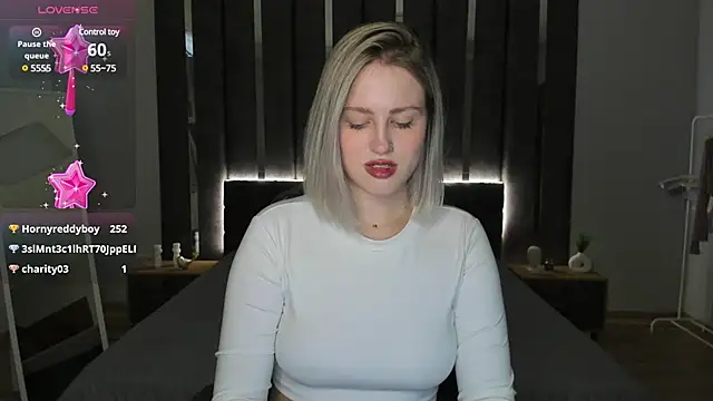 Snapshot of _Sarah_Soul_ chatting on 02/04/25, 04:05 Sarah Soul online show from 02/04/25, 04:05