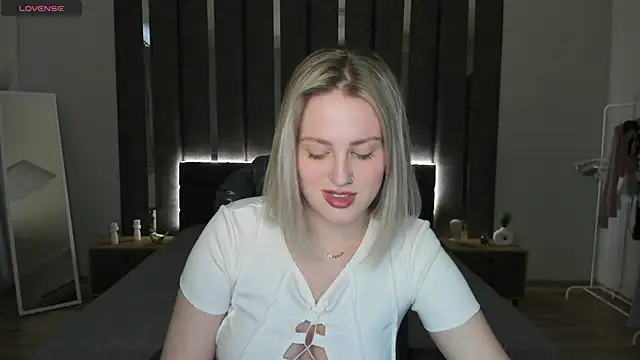 Snapshot of _Sarah_Soul_ chatting on 02/05/25, 03:45 Sarah Soul online show from 02/05/25, 03:45