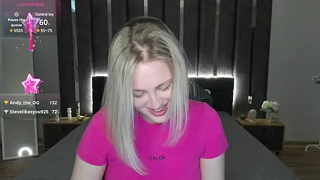 Snapshot of _Sarah_Soul_ chatting on 02/09/25, 03:43 Sarah Soul online show from 02/09/25, 03:43