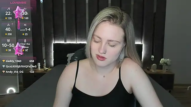 Snapshot of _Sarah_Soul_ chatting on 02/09/25, 06:43 Sarah Soul online show from 02/09/25, 06:43