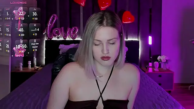 Snapshot of _Sarah_Soul_ chatting on 02/16/25, 12:52 Sarah Soul online show from 02/16/25, 12:52