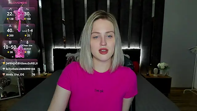 Snapshot of _Sarah_Soul_ chatting on 02/25/25, 04:24 Sarah Soul online show from 02/25/25, 04:24