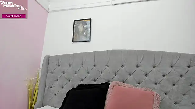 Snapshot of Valesskahall chatting on 10/30/25, 12:17 Valesskahall online show from 10/30/25, 12:17