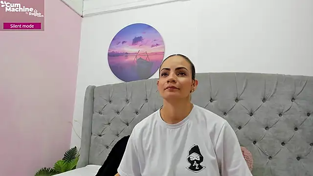 Snapshot of Valesskahall chatting on 11/11/25, 12:16 Valesskahall online show from 11/11/25, 12:16