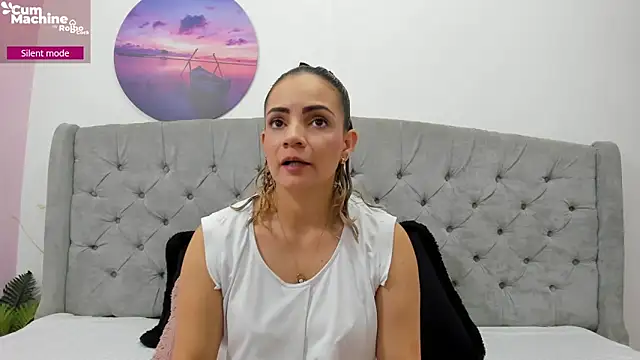 Snapshot of Valesskahall chatting on 11/12/25, 12:16 Valesskahall online show from 11/12/25, 12:16