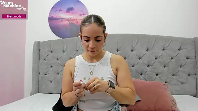 Snapshot of Valesskahall chatting on 11/15/25, 12:02 Valesskahall online show from 11/15/25, 12:02