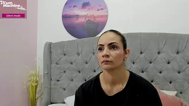 Snapshot of Valesskahall chatting on 11/20/25, 12:05 Valesskahall online show from 11/20/25, 12:05