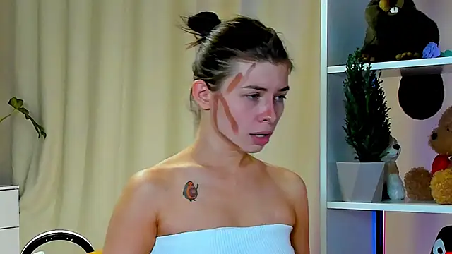 Snapshot of callmetori chatting on 12/14/24, 09:40 callmetori online show from 12/14/24, 09:40