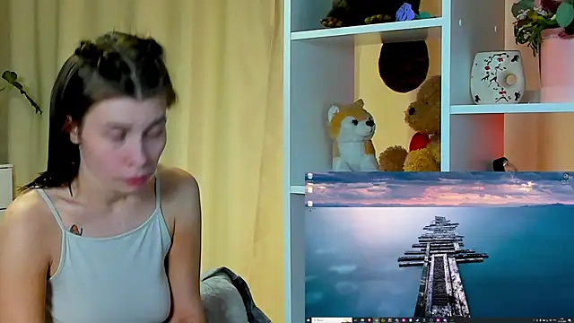 Snapshot of callmetori chatting on 12/20/24, 08:01 callmetori online show from 12/20/24, 08:01