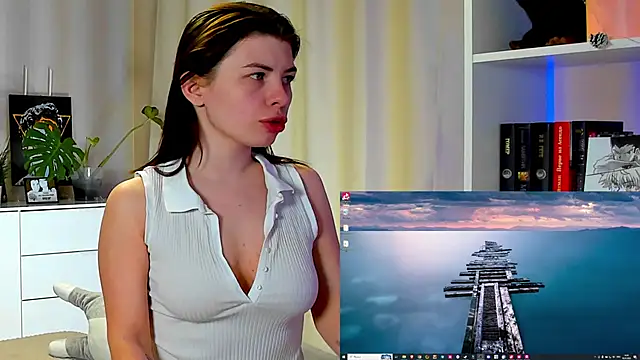 Snapshot of callmetori chatting on 01/02/25, 09:43 callmetori online show from 01/02/25, 09:43