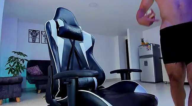 Snapshot of alexander_collin02 chatting on 12/04/24, 11:52 alexander collin02 online show from 12/04/24, 11:52