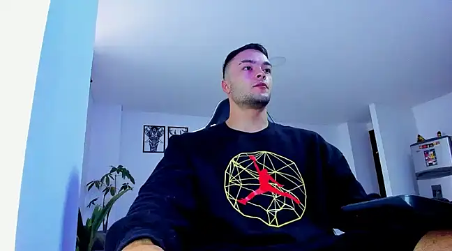 Snapshot of alexander_collin02 chatting on 02/12/25, 12:55 alexander collin02 online show from 02/12/25, 12:55