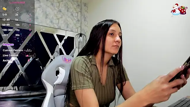  alaia collway  online show from 12/13/24, 11:45