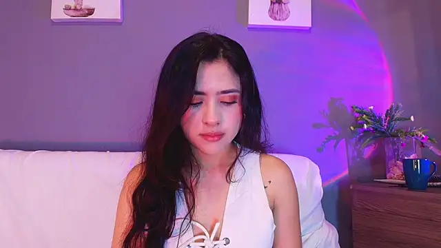 Snapshot of adara_johnson__ chatting on 04/05/26, 11:40 adara johnson online show from 04/05/26, 11:40