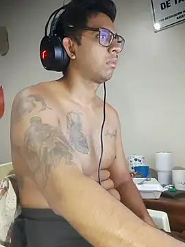 Snapshot of FitGeorge chatting on 03/16/26, 09:52 FitGeorge online show from 03/16/26, 09:52