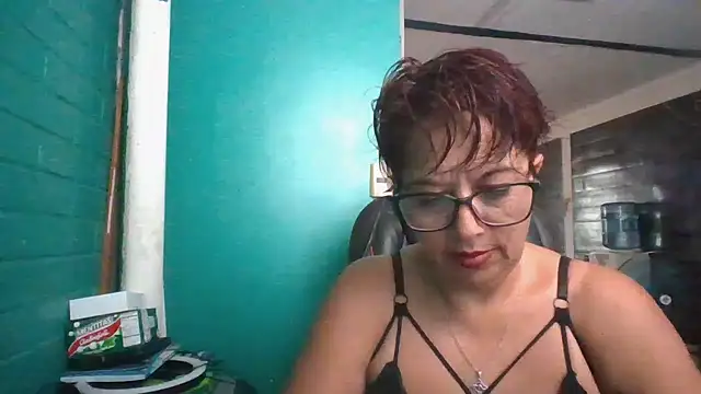 Snapshot of TRISH_MILF chatting on 12/15/24, 06:26 TRISH MILF online show from 12/15/24, 06:26