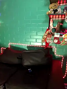 Snapshot of TRISH_MILF chatting on 12/18/24, 01:26 TRISH MILF online show from 12/18/24, 01:26