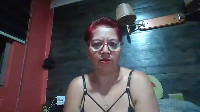 Snapshot of TRISH_MILF chatting on 03/10/25, 09:10 TRISH MILF online show from 03/10/25, 09:10