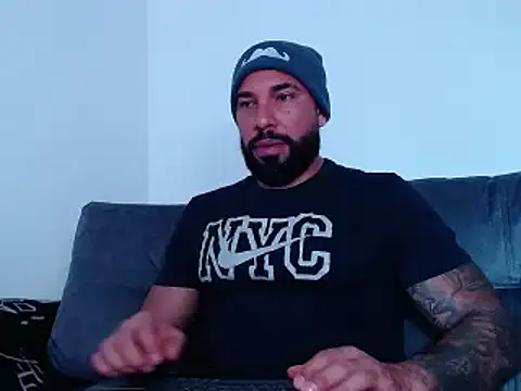 Snapshot of roman_muscle chatting on 01/22/25, 01:53 roman muscle online show from 01/22/25, 01:53