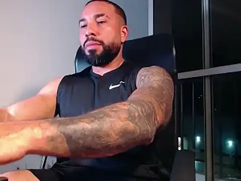 Snapshot of roman_muscle chatting on 01/29/25, 03:12 roman muscle online show from 01/29/25, 03:12