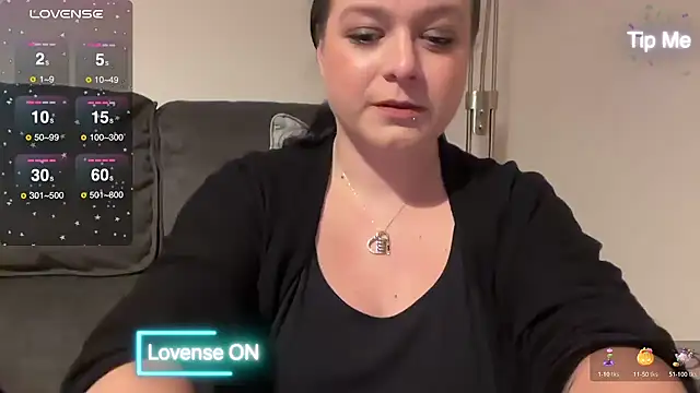 Snapshot of NaughtyWifeUK chatting on 12/06/24, 10:19 NaughtyWifeUK online show from 12/06/24, 10:19