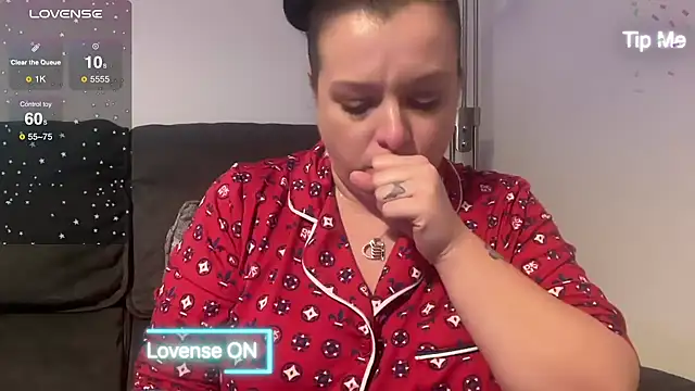 Snapshot of NaughtyWifeUK chatting on 12/29/24, 09:30 NaughtyWifeUK online show from 12/29/24, 09:30