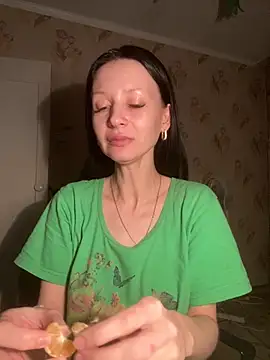 Starry Siren online show from 11/24/25, 03:34