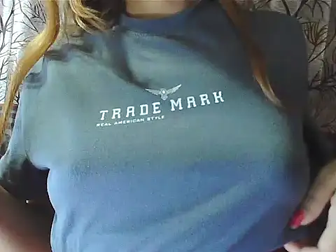 Snapshot of your_Shanvi chatting on 10/19/25, 04:07 your Shanvi online show from 10/19/25, 04:07