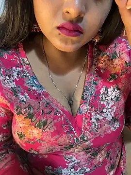 Ayesha mahi online show from 10/16/25, 11:33