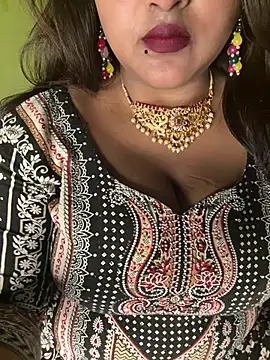Snapshot of Ayesha_mahi chatting on 05/08/26, 08:19 Ayesha mahi online show from 05/08/26, 08:19