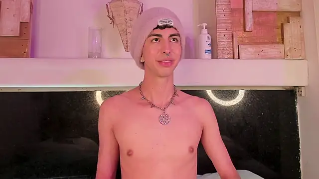 Snapshot of BrahmBelial_ chatting on 01/06/25, 08:03 BrahmBelial online show from 01/06/25, 08:03