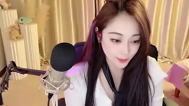 Daisy-77 online show from 02/19/25, 06:00