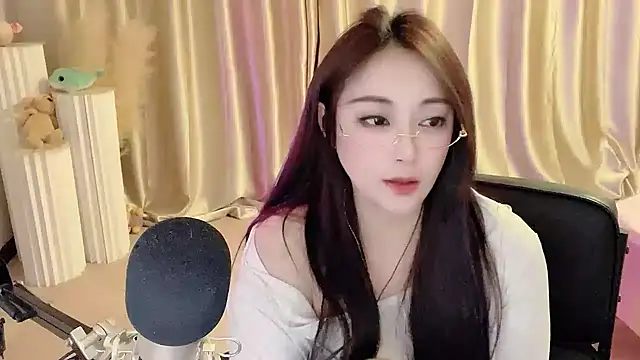 Daisy-77 online show from 02/19/25, 09:03