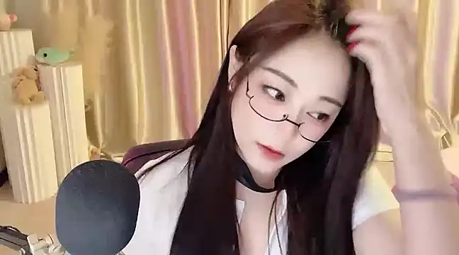 Daisy-77 online show from 02/20/25, 06:13