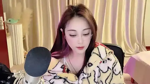 Daisy-77 online show from 03/01/25, 11:37