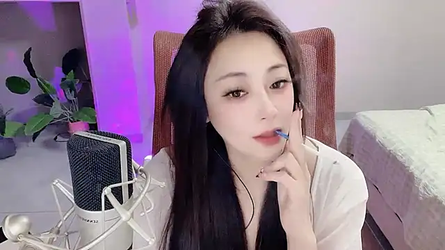 Daisy-77 online show from 12/18/25, 09:10