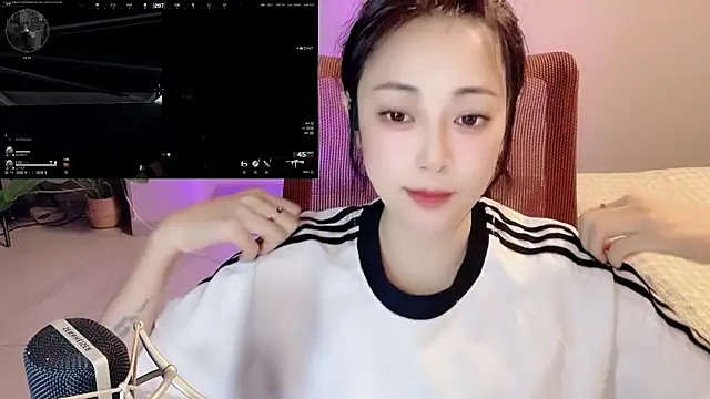 Daisy-77 online show from 04/17/26, 01:47