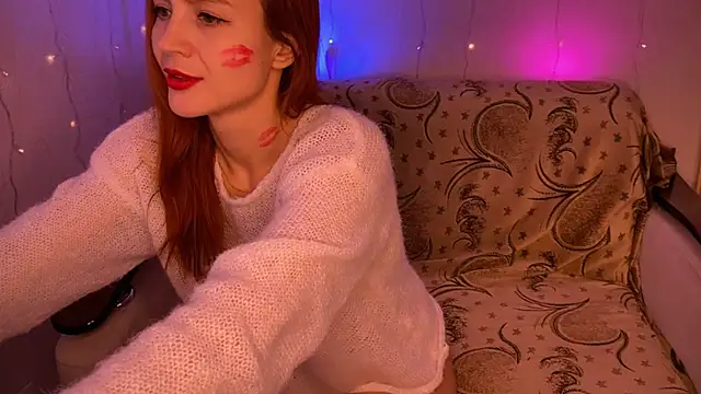 Snapshot of _polly_milk chatting on 02/14/25, 10:28  polly milk online show from 02/14/25, 10:28