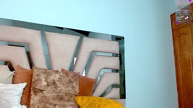 Snapshot of cintia_hills chatting on 01/29/25, 10:27 cintia hills online show from 01/29/25, 10:27