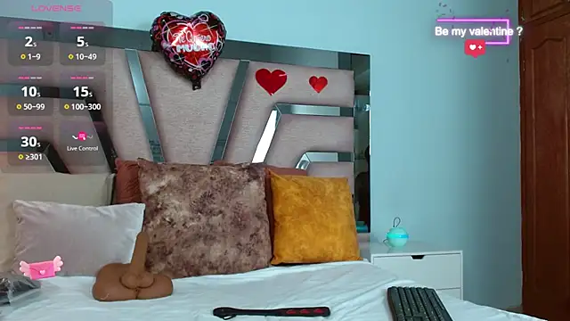 Snapshot of cintia_hills chatting on 02/15/25, 03:31 cintia hills online show from 02/15/25, 03:31