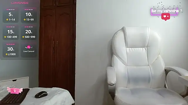 Snapshot of cintia_hills chatting on 03/04/25, 04:17 cintia hills online show from 03/04/25, 04:17