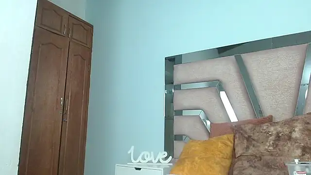 Snapshot of cintia_hills chatting on 03/21/25, 10:50 cintia hills online show from 03/21/25, 10:50