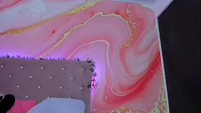 Snapshot of Daisy__rose chatting on 02/15/25, 02:11 Daisy rose online show from 02/15/25, 02:11